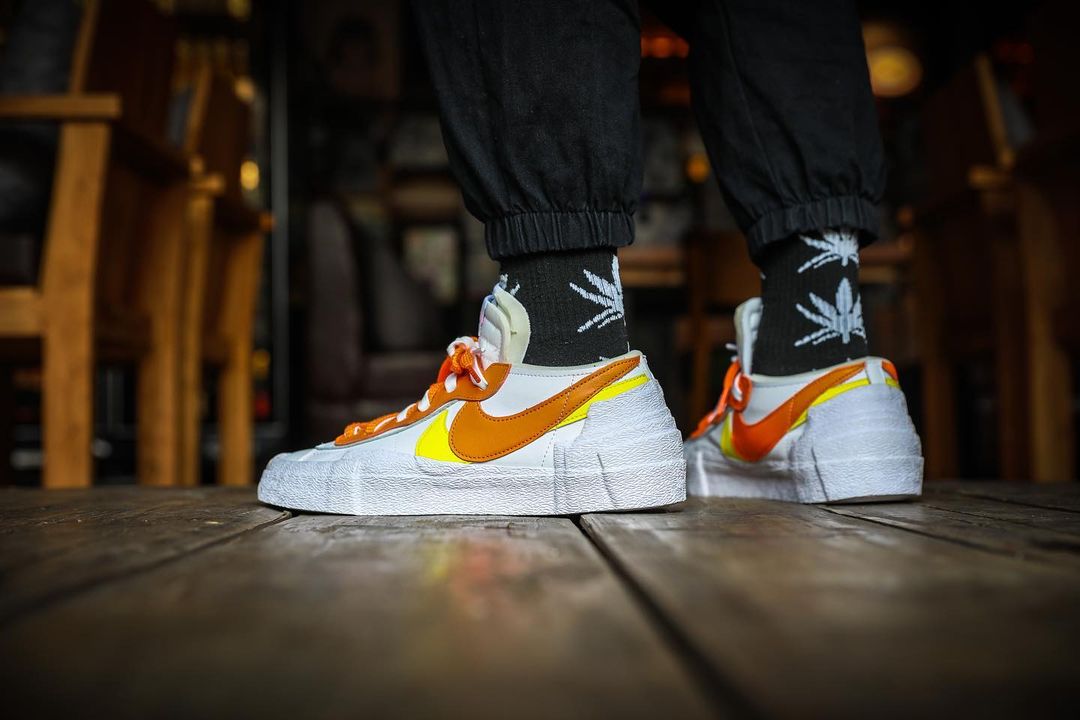 【国内 6/10、7/29 発売】sacai x NIKE BLAZER LOW 4カラー (サカイ ナイキ ブレーザー ロー) [DD1877-001,002,100,200]