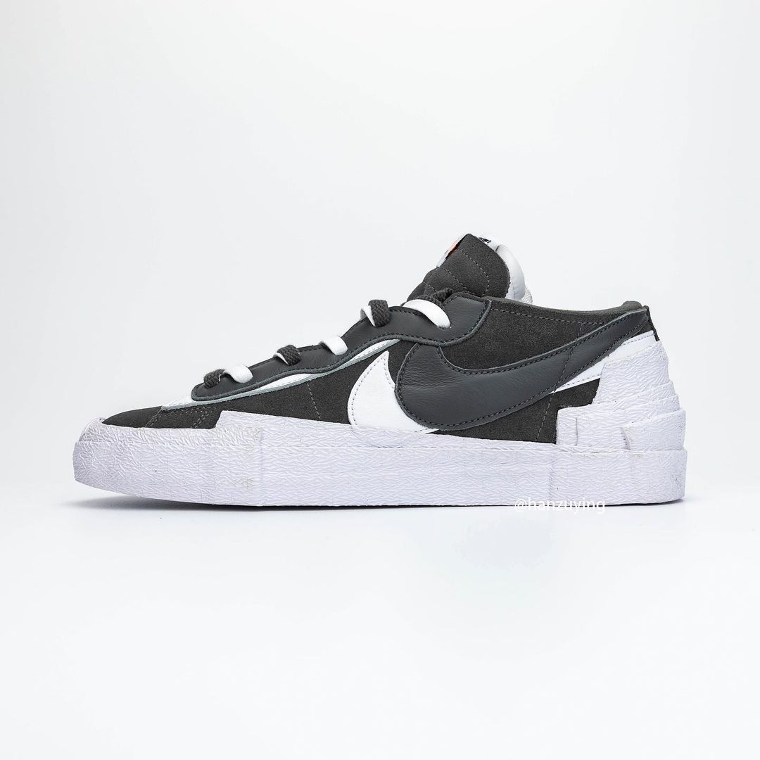 【国内 6/10、7/29 発売】sacai x NIKE BLAZER LOW 4カラー (サカイ ナイキ ブレーザー ロー) [DD1877-001,002,100,200]