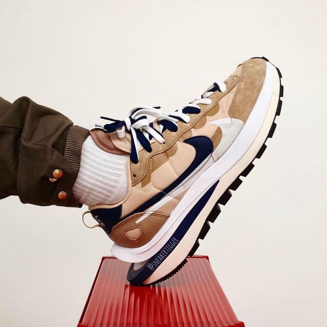 【国内 4/27、3/10 発売予定】sacai x NIKE VAPOR WAFFLE 4カラー (サカイ ナイキ ヴェイパー ワッフル) [DD1875-001,100,200,500]