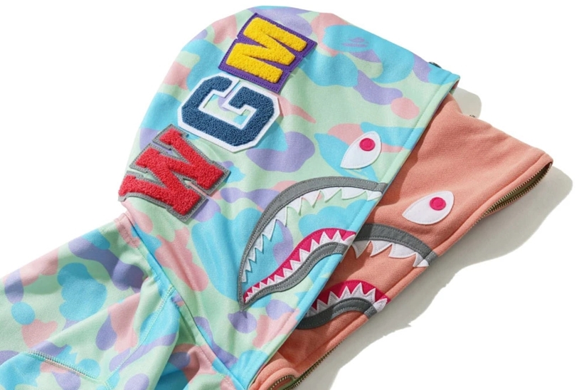 A BATHING APE LADIESより淡い色合いのPASTEL MULTI CAMOで仕上げたフルジップフーディ「PASTEL MULTI CAMO SHARK FULL ZIP DOUBLE HOODIE」が8/15発売 (ア ベイシング エイプ)