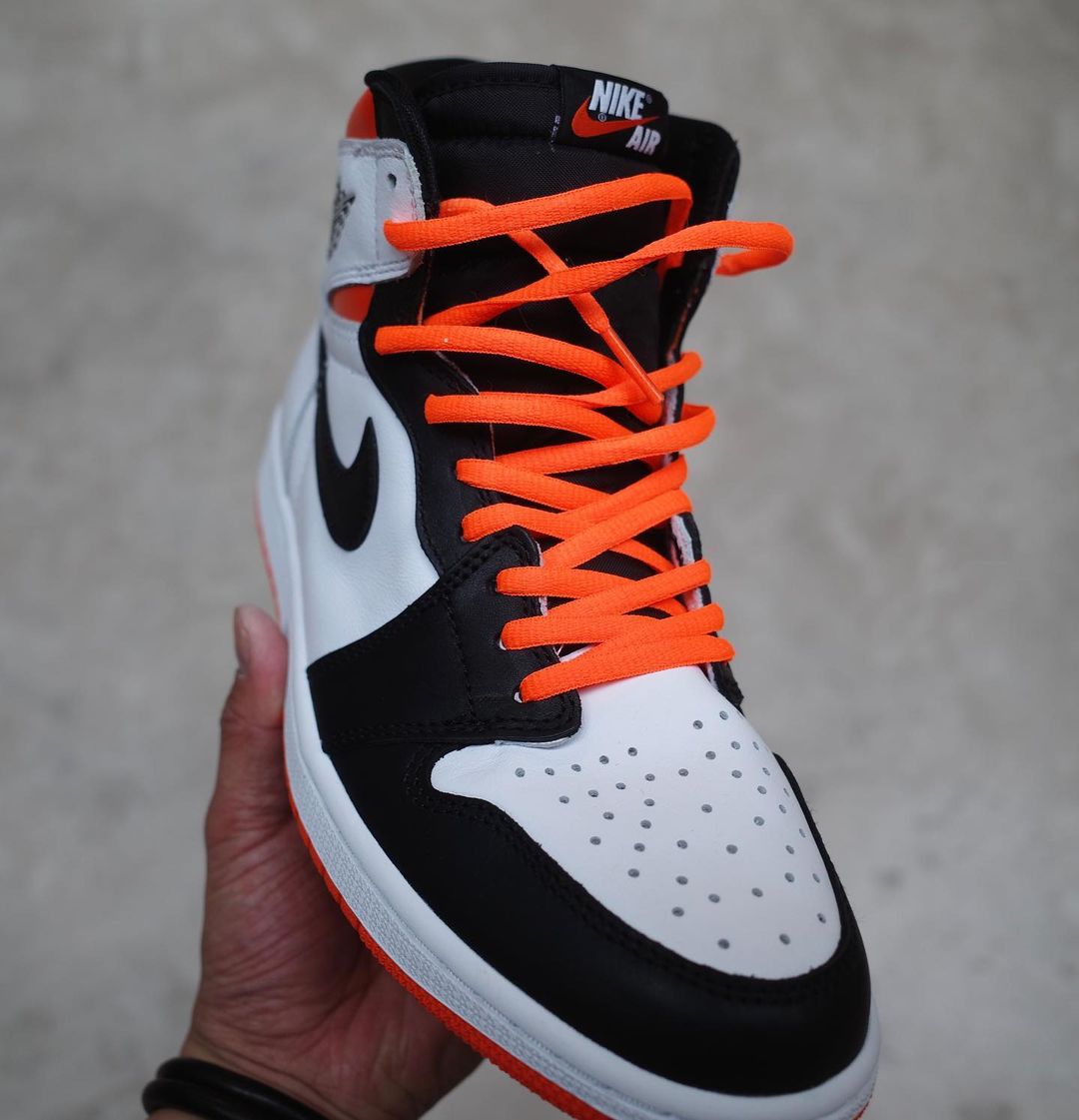 【国内 7/26 発売】ナイキ エア ジョーダン 1 レトロ ハイ OG “ホワイト/オレンジ/ブラック” (NIKE AIR JORDAN 1 RETRO HIGH OG “White/Orange/Black‬”) [555088-180]