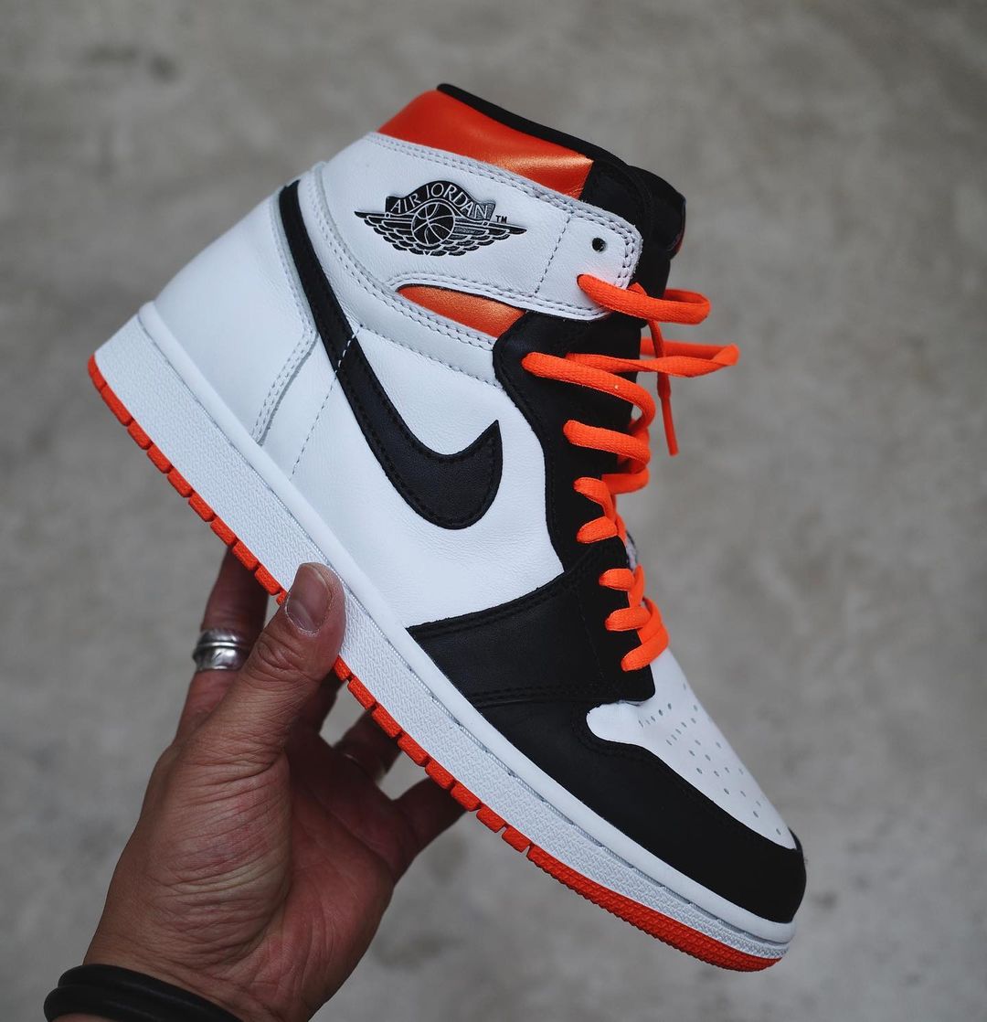 【国内 7/26 発売】ナイキ エア ジョーダン 1 レトロ ハイ OG “ホワイト/オレンジ/ブラック” (NIKE AIR JORDAN 1 RETRO HIGH OG “White/Orange/Black‬”) [555088-180]