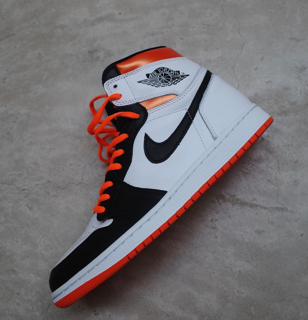 【国内 7/26 発売】ナイキ エア ジョーダン 1 レトロ ハイ OG “ホワイト/オレンジ/ブラック” (NIKE AIR JORDAN 1 RETRO HIGH OG “White/Orange/Black‬”) [555088-180]