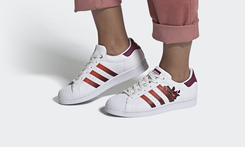 9/10発売！フローラルディップを施した アディダス オリジナルス ウィメンズ スーパースター (adidas Originals WMNS SUPERSTAR “White/Power Berry”) [FW2527]