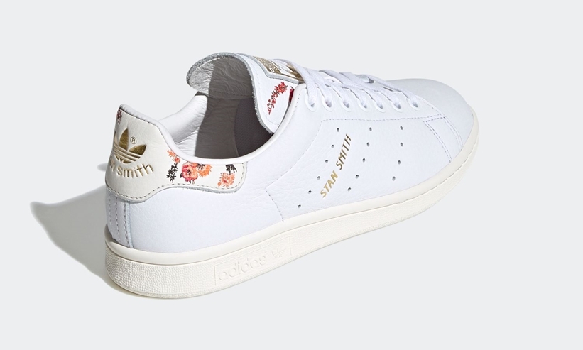 8/27発売！フローラルディテールが印象的な アディダス オリジナルス ウィメンズ スタンスミス (adidas Originals WMNS STAN SMITH “White/Off White”) [FY8734]