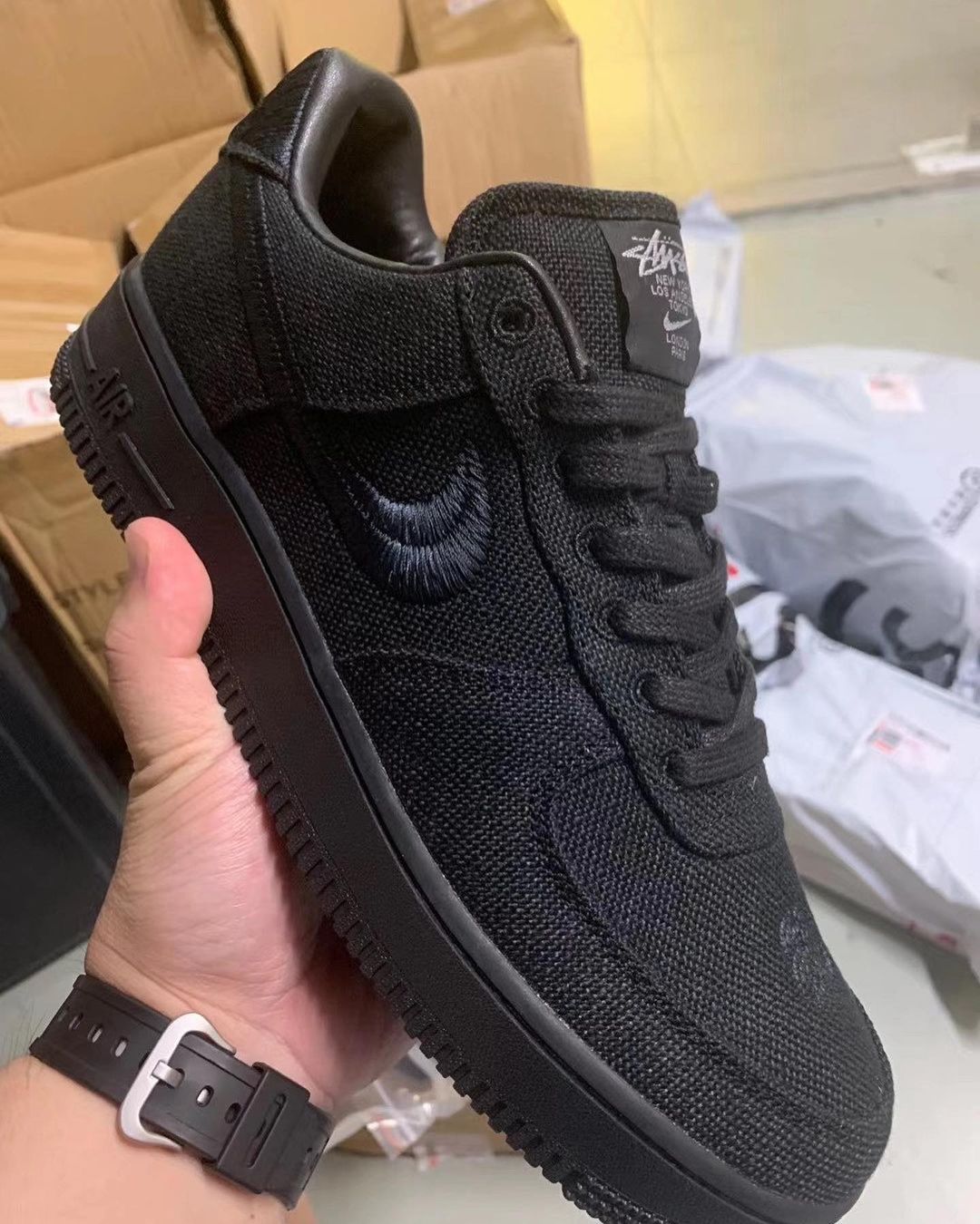 国内 12/12 発売！ステューシー × ナイキ エア フォース 1 ロー “ブラック/フォッシルストーン” (STUSSY NIKE AIR FORCE 1 LOW “Black/Fossil Stone”) [CZ9084-001,200]