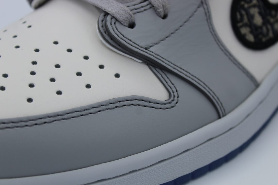 【レビュー】DIOR × NIKE AIR JORDAN 1 LOW OG “Wolf Grey/Sail/Photon Dust/White” (ディオール ナイキ エア ジョーダン 1 ロー OG) [CN8608-002]