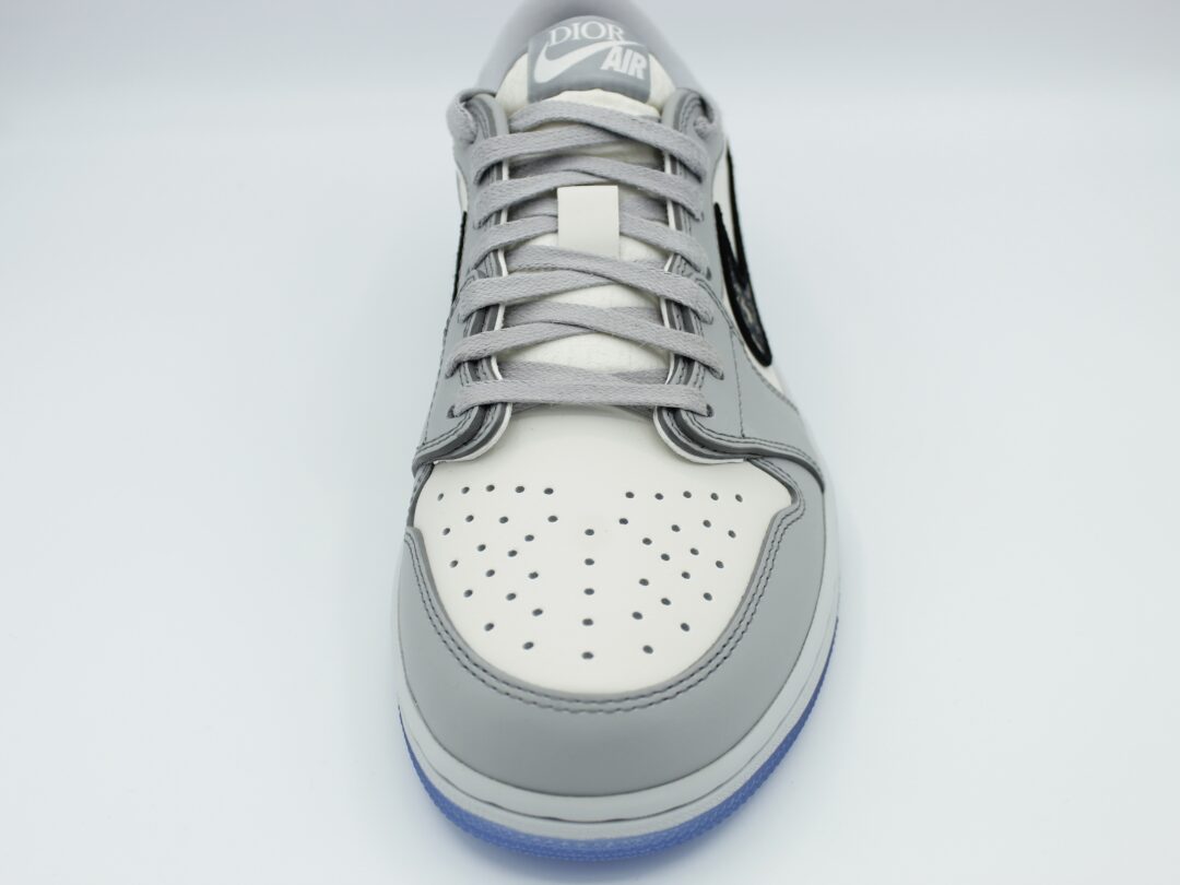 【レビュー】DIOR × NIKE AIR JORDAN 1 LOW OG “Wolf Grey/Sail/Photon Dust/White” (ディオール ナイキ エア ジョーダン 1 ロー OG) [CN8608-002]