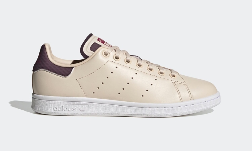 上質なレザーをアッパーに採用したアディダス オリジナルス スタンスミス (adidas Originals STAN SMITH “Linen/Noble Purple”) [FX9068]