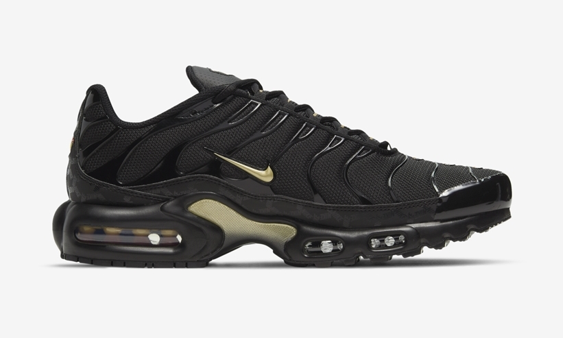 ナイキ エア マックス プラス “ブラック/メタリックゴールド” (NIKE AIR MAX PLUS “Black/Metallic Gold”) [DC4118-001]