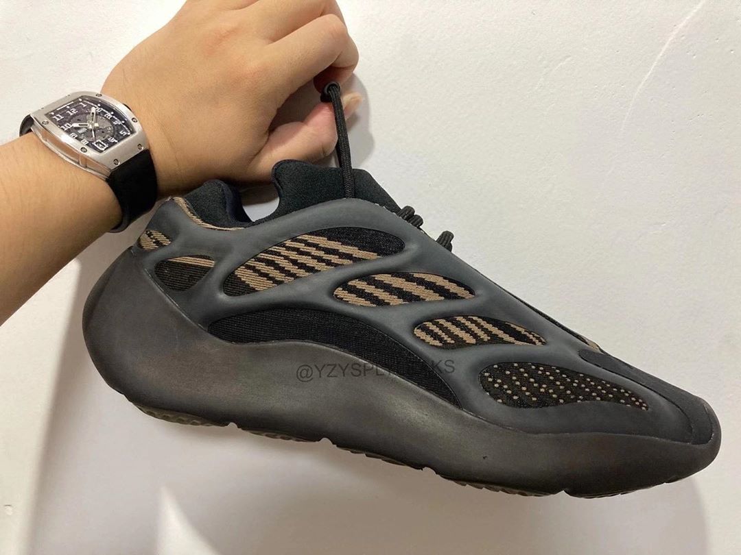 12/21 発売！アディダス オリジナルス イージー 700 V3 “クレイブラウン” (adidas Originals YEEZY 700 V3 “Clay Brown”) [GY0189]