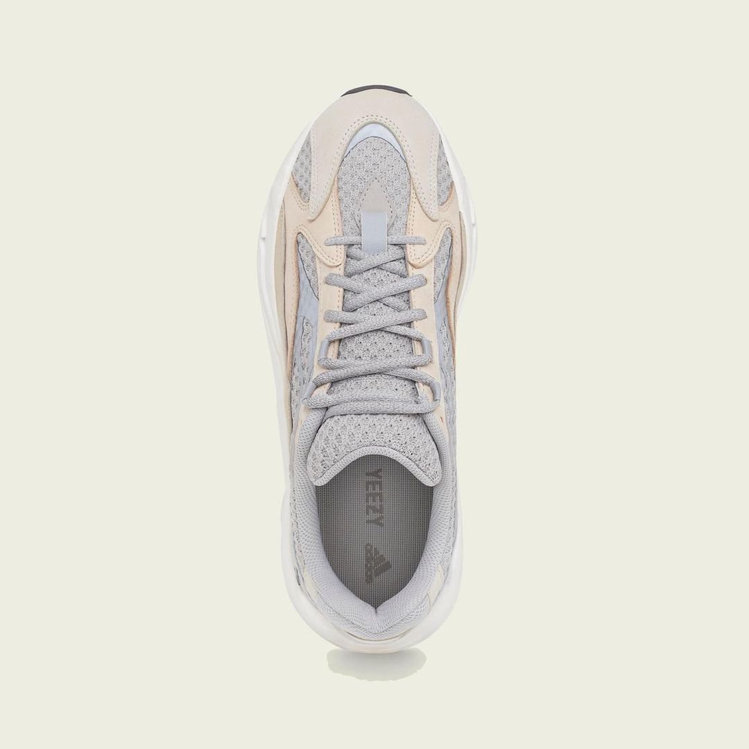 【2022年 3/5 リストック】アディダス イージー 700 V2 “クリーム” (adidas YEEZY 700 V2 “Cream”) [GY7924]