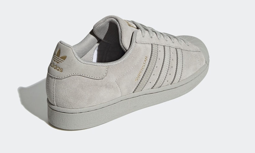 単色で構成された アディダス オリジナルス スーパースター “メタルグレー/ダブグレー” (adidas Originals SUPERSTAR “Metal Gray/Dub Gray”) [FY2321]