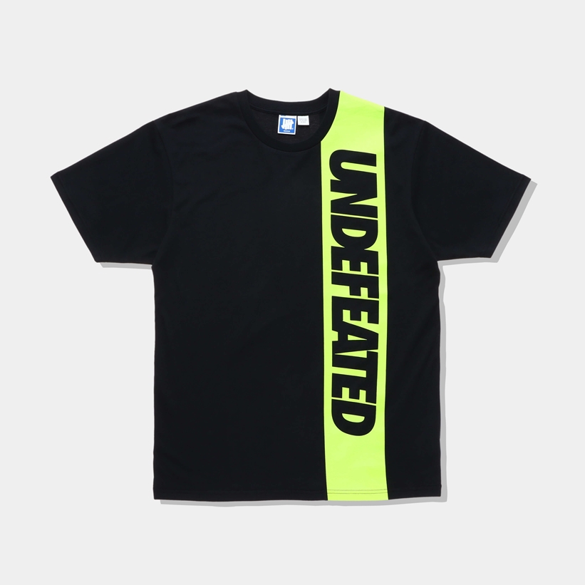 UNDEFEATED x STARBUCKS コラボポップアップ & TEE/CAPが9/17から展開 (アンディフィーテッド スターバックス)