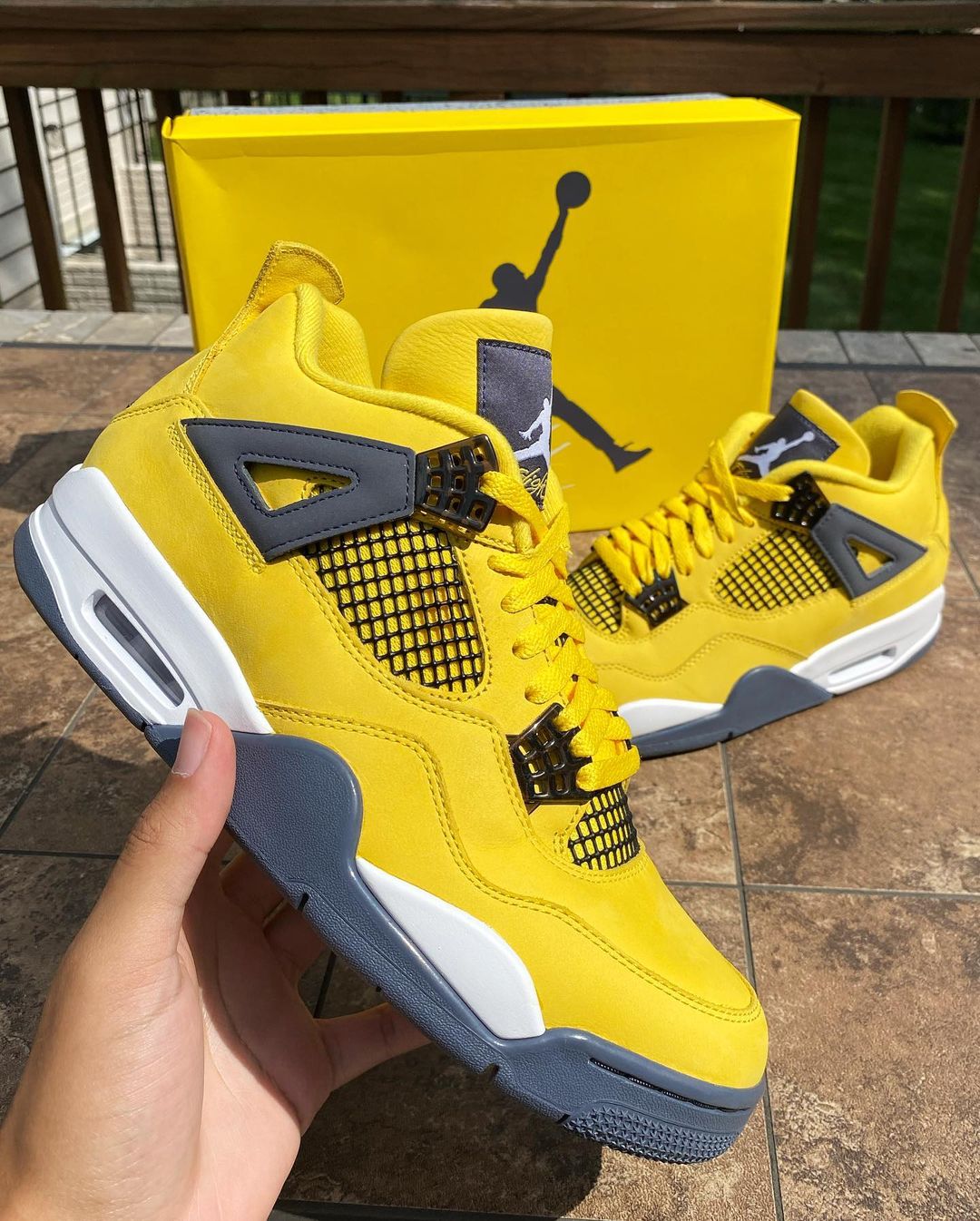 【国内 8/28 発売】ナイキ エア ジョーダン 4 レトロ “ツアーイエロー/ダークブルーグレー” (NIKE AIR JORDAN 4 RETRO “Tour Yellow/Dark Blue Grey”) [CT8527-700]