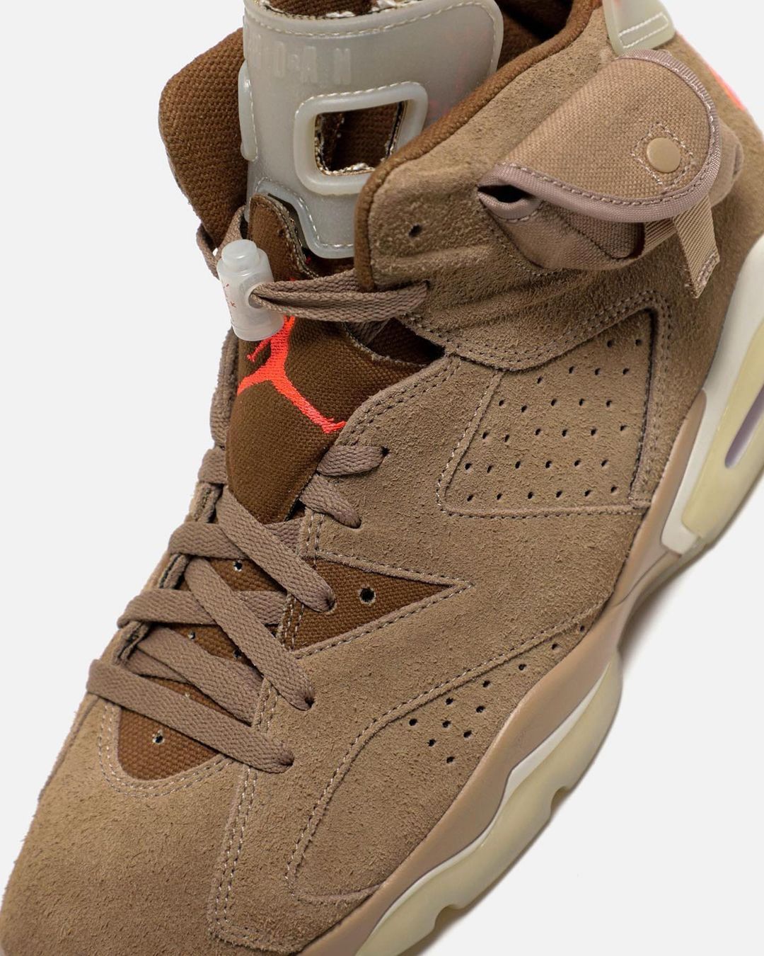 【国内 4/30 発売】トラビス・スコット × ナイキ エア ジョーダン 6 “ブリティッシュカーキ” (TRAVIS SCOTT NIKE AIR JORDAN 6 “British Khaki”) [DH0690-200]