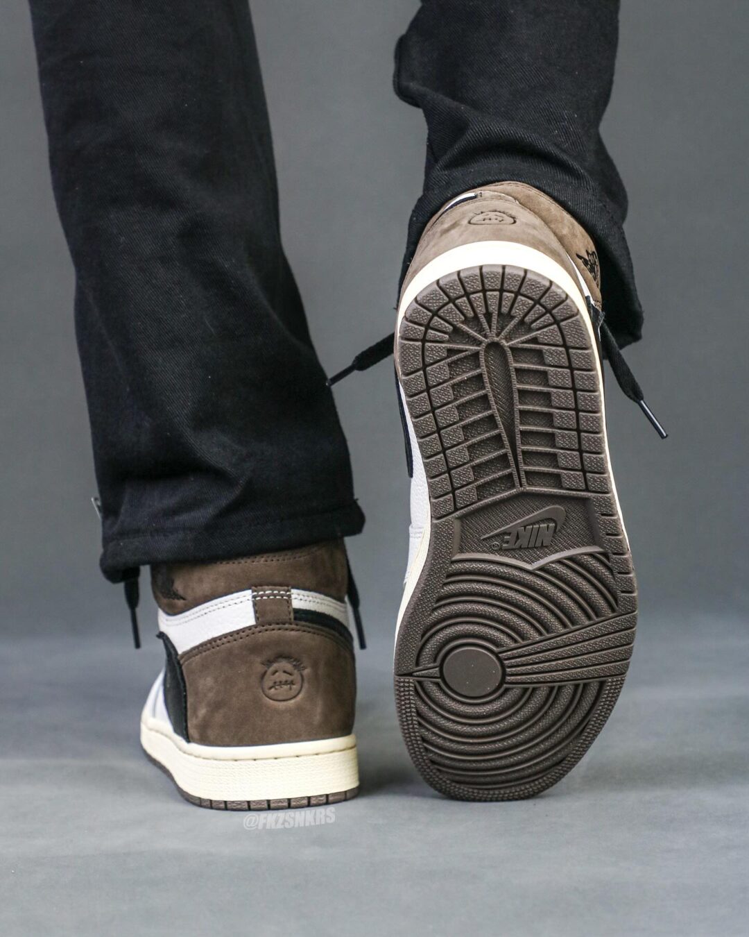 Travis Scott NIKE AIR JORDAN 1 HIGH OG “Reverse Mocha” (トラヴィス・スコット × ナイキ エア ジョーダン 1 ハイ OG “リバースモカ”)