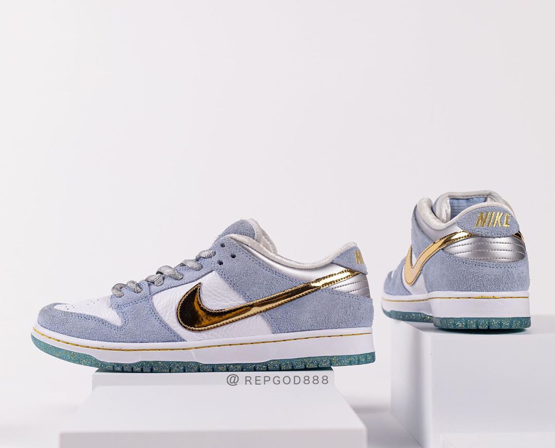 【12/18、12/19 発売】ショーン・クライヴァー × ナイキ SB ダンク ロー “ホワイト/サイコブルー” (Sean Cliver x NIKE SB DUNK LOW “White/Psychic Blue”) [DC9936-100]