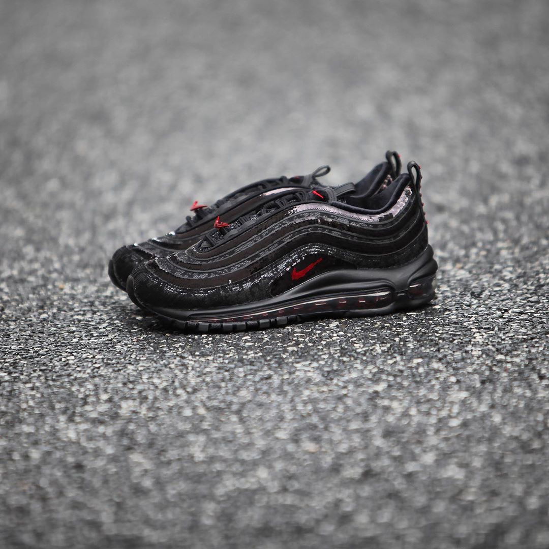 ナイキ ウィメンズ エア マックス 97 “ブラック/レッド/スパンコール” (NIKE WMNS AIR MAX 97 “Black/Red/Sequin”) [DC1709-060]