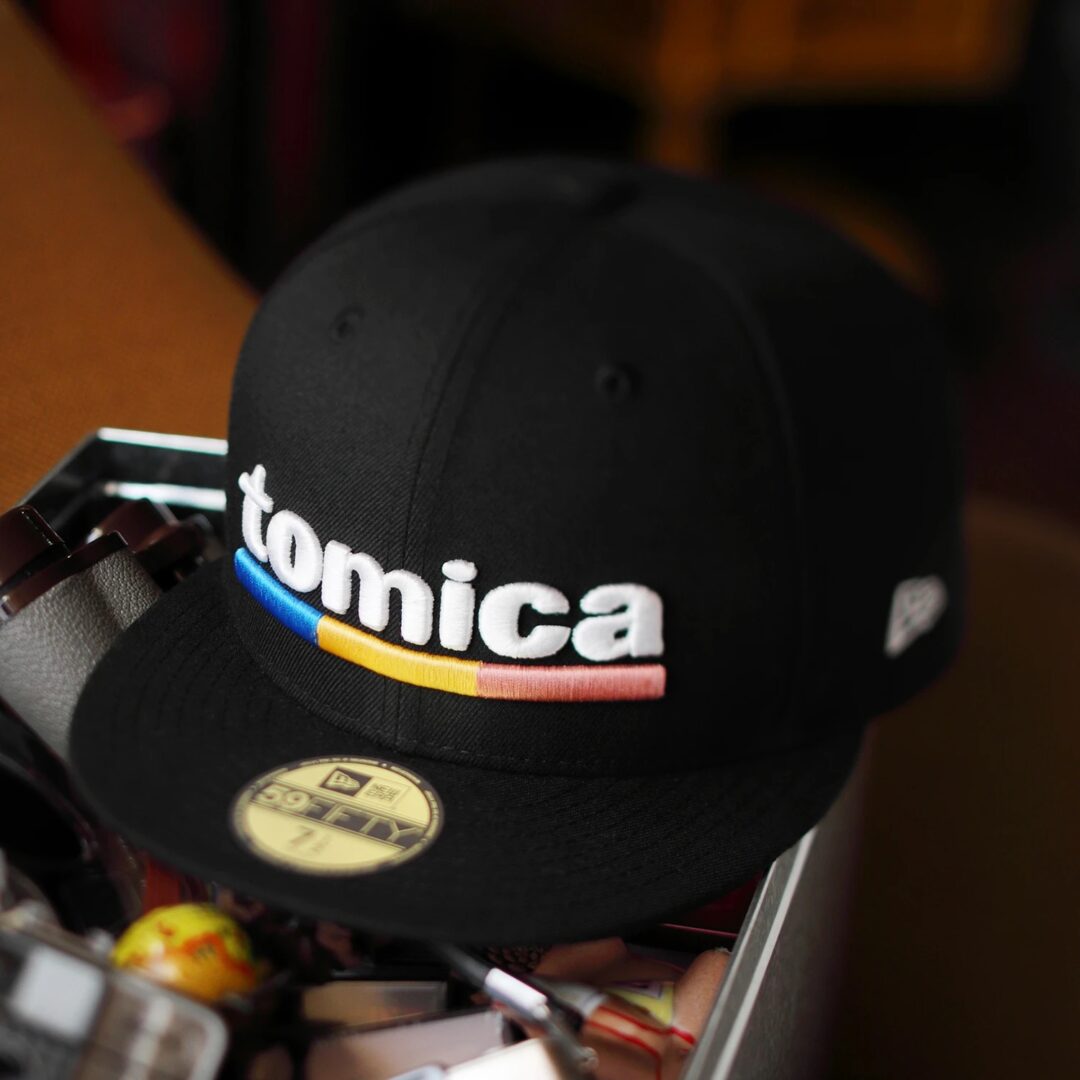 トミカとニューエラがコラボ 人向けブランド「tomica」をフィーチャーしたシリーズ発売 (Tomica New Era)
