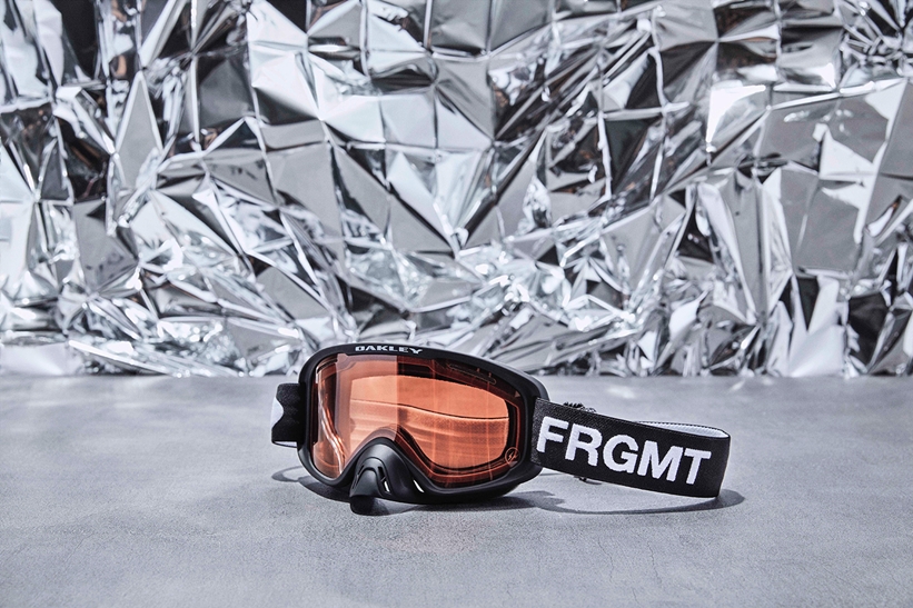 FRAGMENT × OAKLEY 新作コラボ “Frogskins”や”スノーゴーグル2型”が10/31から発売 (フラグメント オークリー “フロッグスキン” 藤原ヒロシ)