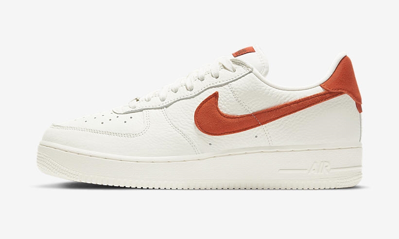 ナイキ エア フォース 1 07 ロー クラフト “セイル/マントラオレンジ” (NIKE AIR FORCE 1 07 LOW CRAFT “Sail/Mantra Orange”) [CV1755-100]