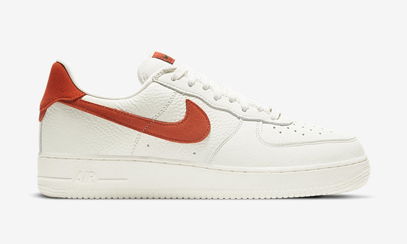 ナイキ エア フォース 1 07 ロー クラフト “セイル/マントラオレンジ” (NIKE AIR FORCE 1 07 LOW CRAFT “Sail/Mantra Orange”) [CV1755-100]