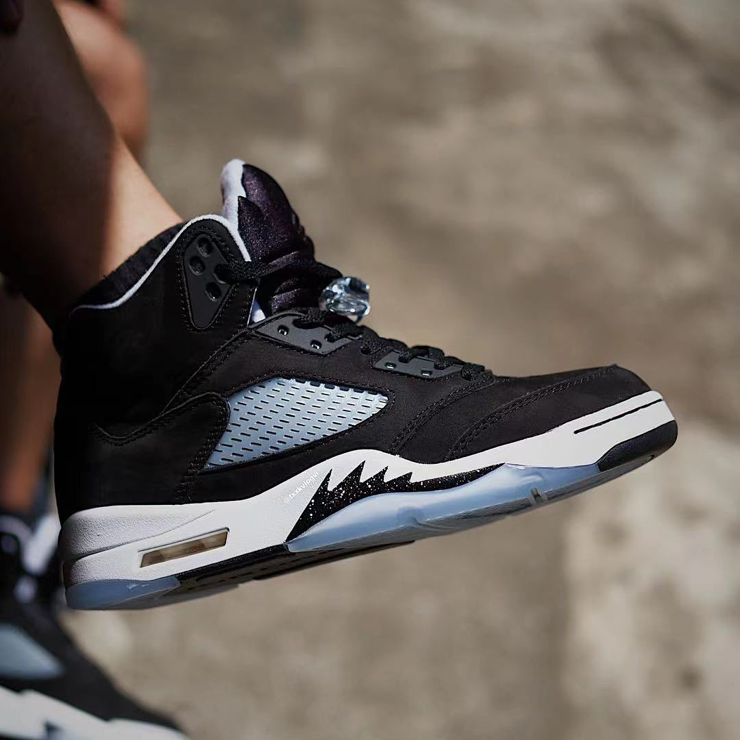 【国内 8/25 発売】ナイキ エア ジョーダン 5 レトロ “ムーンライト” (NIKE AIR JORDAN 5 RETRO “Moonlight”) [CT4838-011]