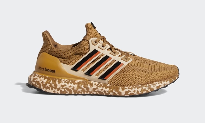 BOOST ソールにピクセルカモを配置した adidas ULTRA BOOST DNA “Raw Desert/Legacy Green”  (アディダス ウルトラ ブースト DNA) [H68067,H68068]