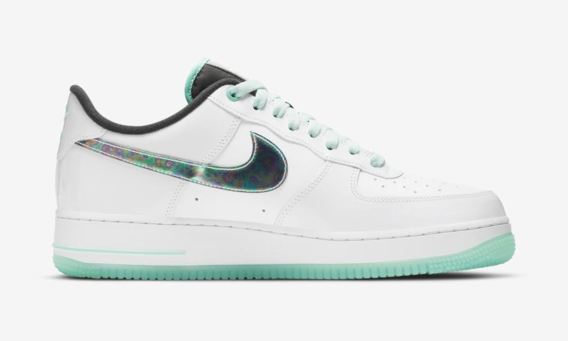 ナイキ エア フォース 1 ロー “ホワイト/グリーン/ホログラム” (NIKE AIR FORCE 1 LOW “White/Green/Hologram”) [DD9613-100]