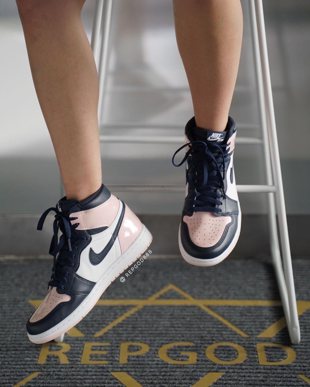 【国内 12/22 発売】ナイキ ウィメンズ エア ジョーダン 1 ハイ OG SE “アトモスフィア/レーサーピンク” (NIKE WMNS AIR JORDAN 1 HIGH OG SE “Atmosphere/White/Laser Pink/Obsidian”) [DD9335-641]