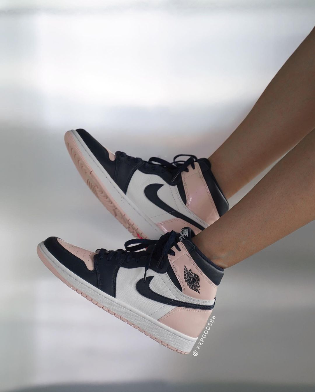 【国内 12/22 発売】ナイキ ウィメンズ エア ジョーダン 1 ハイ OG SE “アトモスフィア/レーサーピンク” (NIKE WMNS AIR JORDAN 1 HIGH OG SE “Atmosphere/White/Laser Pink/Obsidian”) [DD9335-641]