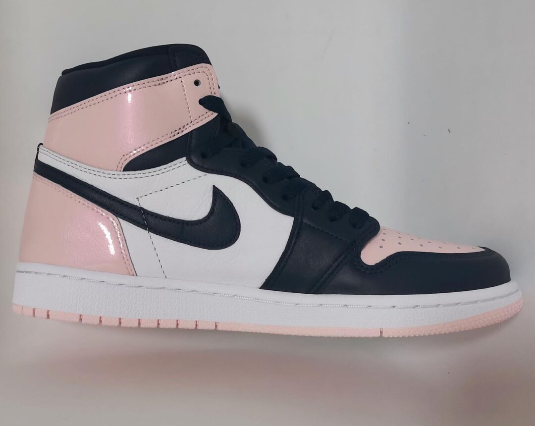 【国内 12/22 発売】ナイキ ウィメンズ エア ジョーダン 1 ハイ OG SE “アトモスフィア/レーサーピンク” (NIKE WMNS AIR JORDAN 1 HIGH OG SE “Atmosphere/White/Laser Pink/Obsidian”) [DD9335-641]