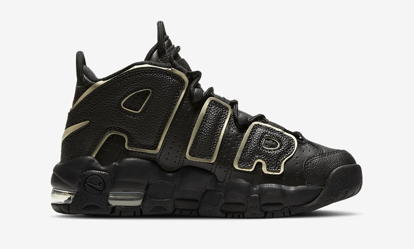 ナイキ GS エア モア アップテンポ “ブラック/ホワイト/メタリックゴールドスター” (NIKE GS AIR MORE UPTEMPO “Black/White/Metallic Gold Star”) [DD3038-001]