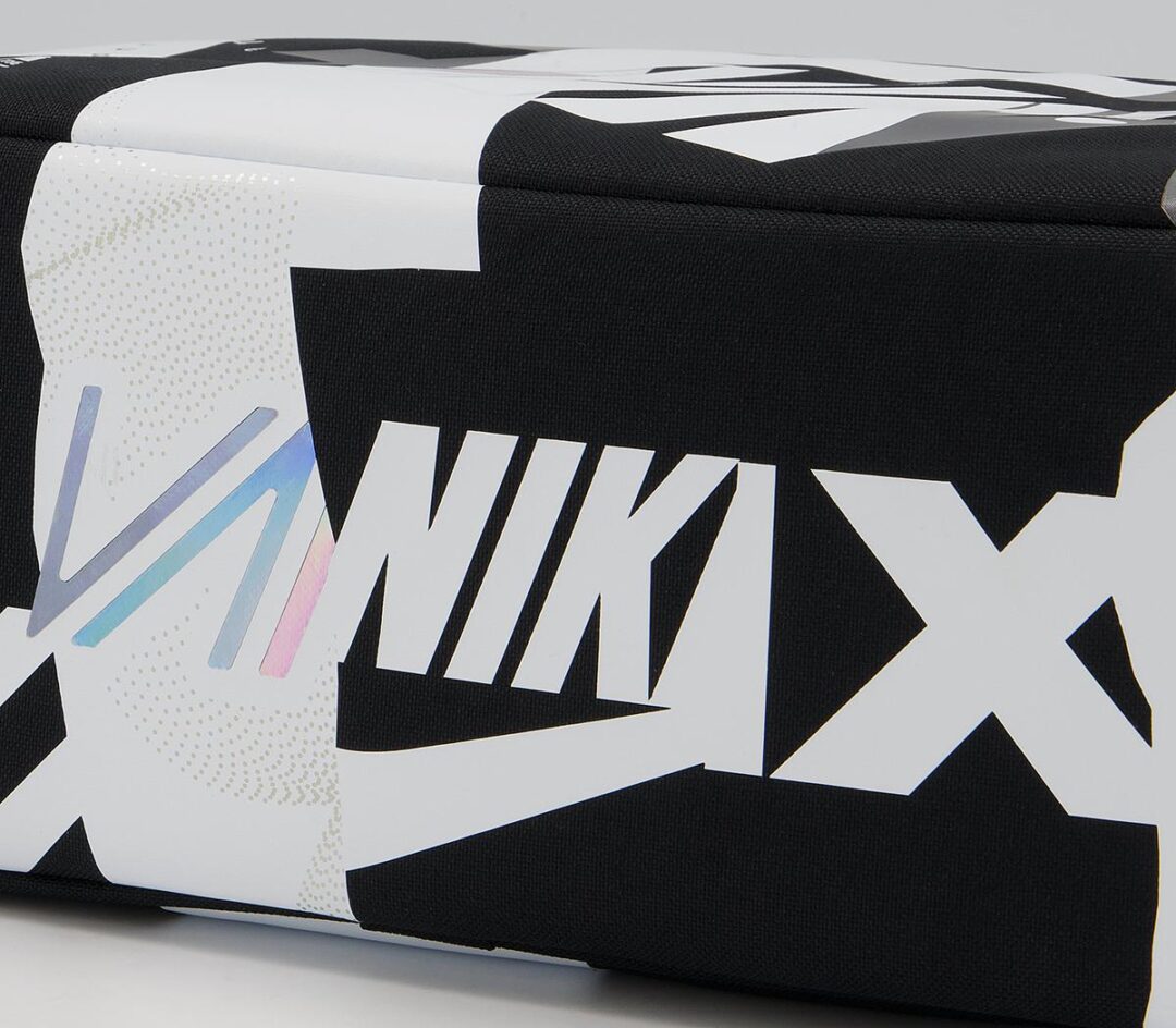 リリースされたシューボックスデザインのを組み合わせた「ナイキ シューボックス “ブラック/マルチ”」(NIKE SHOES BOX “Black/Multi”) [CU9283-010]