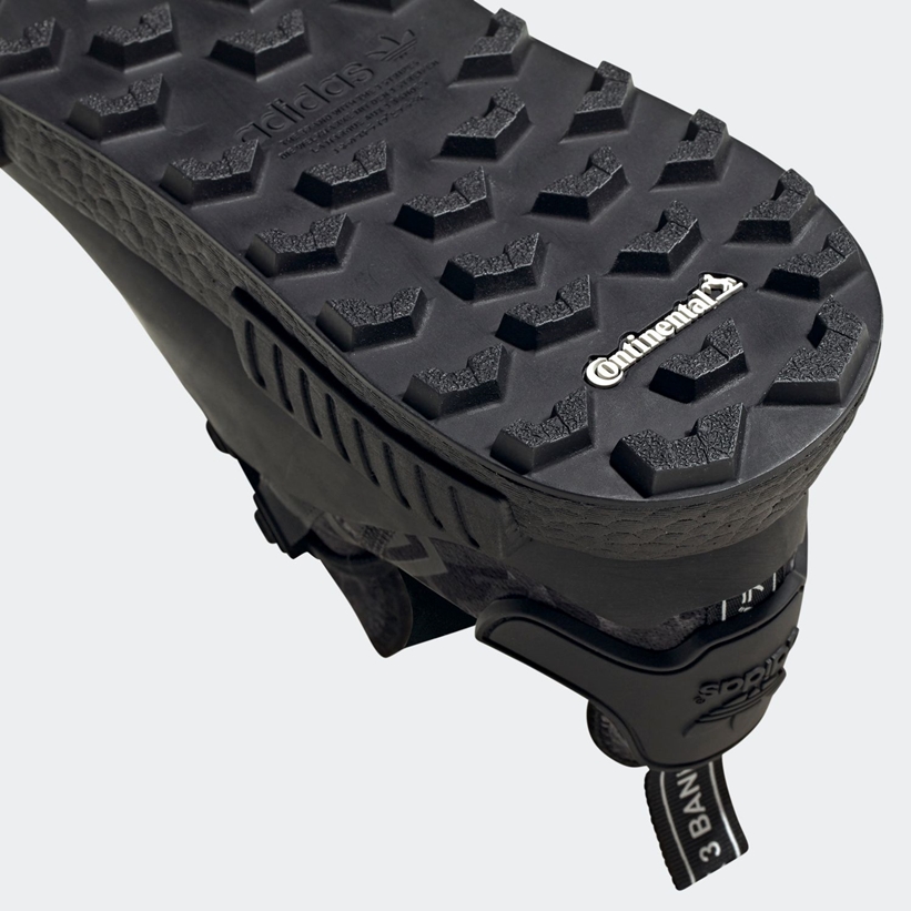 GORE-TEXを採用した防水アッパーを装備！adidas Originals NMD_R1 TR GTX “Triple Black” (アディダス オリジナルス エヌ エム ディー TR ゴアテックス “トリプルブラック”) [FZ3607]