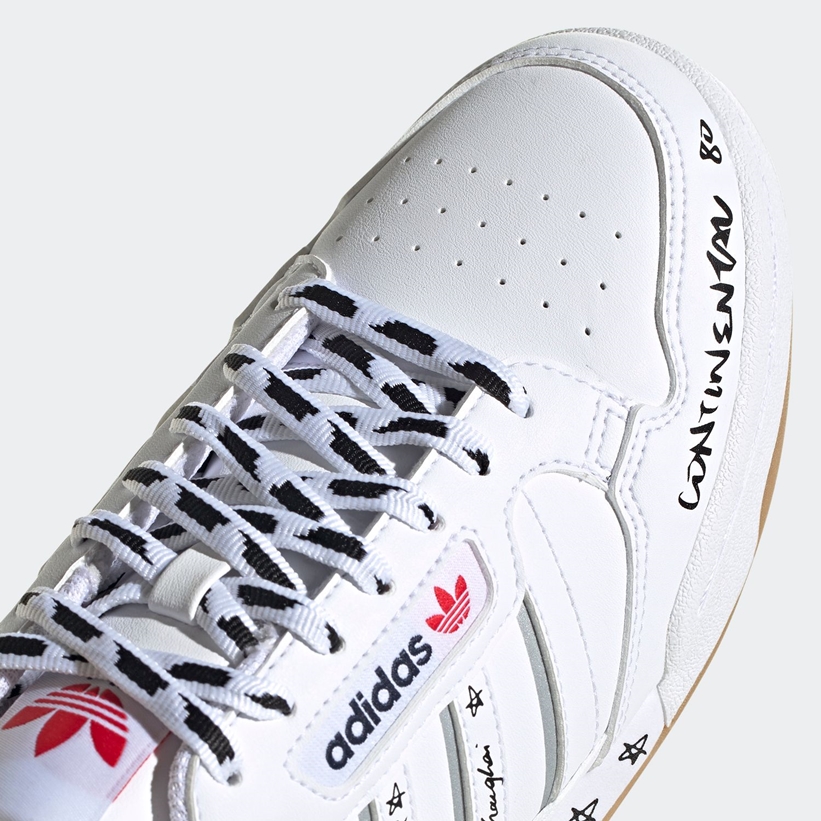 遊び心のある落書き風デザインで埋め尽くされた adidas Originals CONTINENTAL 80 STRIPES “White/Grey/Red” (アディダス オリジナルス コンチネンタル 80 ストライプス “ホワイト/グレーツー/ビビッドレッド”) [GV9797]