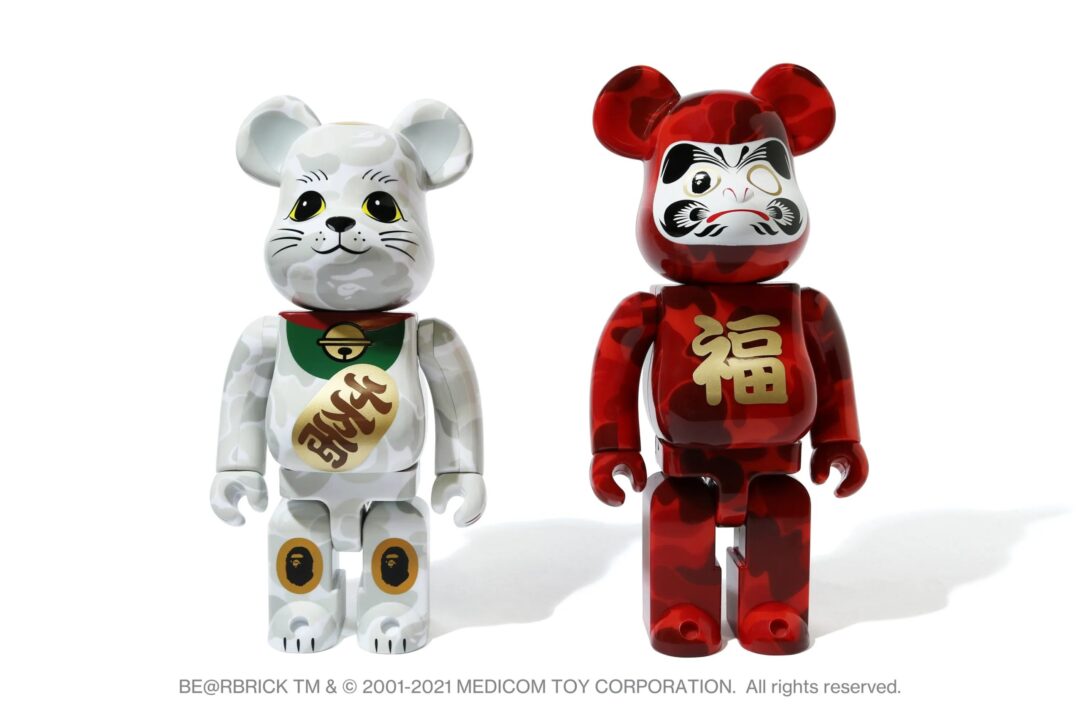 A BATHING APE 2021年初売りはBE@RBRICK 招き猫/達磨 とのコラボレーションが1/1 発売 (ア ベイシング エイプ ベアブリック)