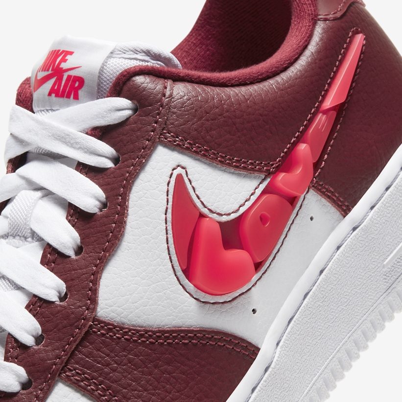 ナイキ エア フォース 1 07 ロー SE “ラブ・フォー・オール” バーガンディ/ホワイト (NIKE AIR FORCE 1 07 LOW SE “Love For All” Burgundy/White) [CV8482-600]