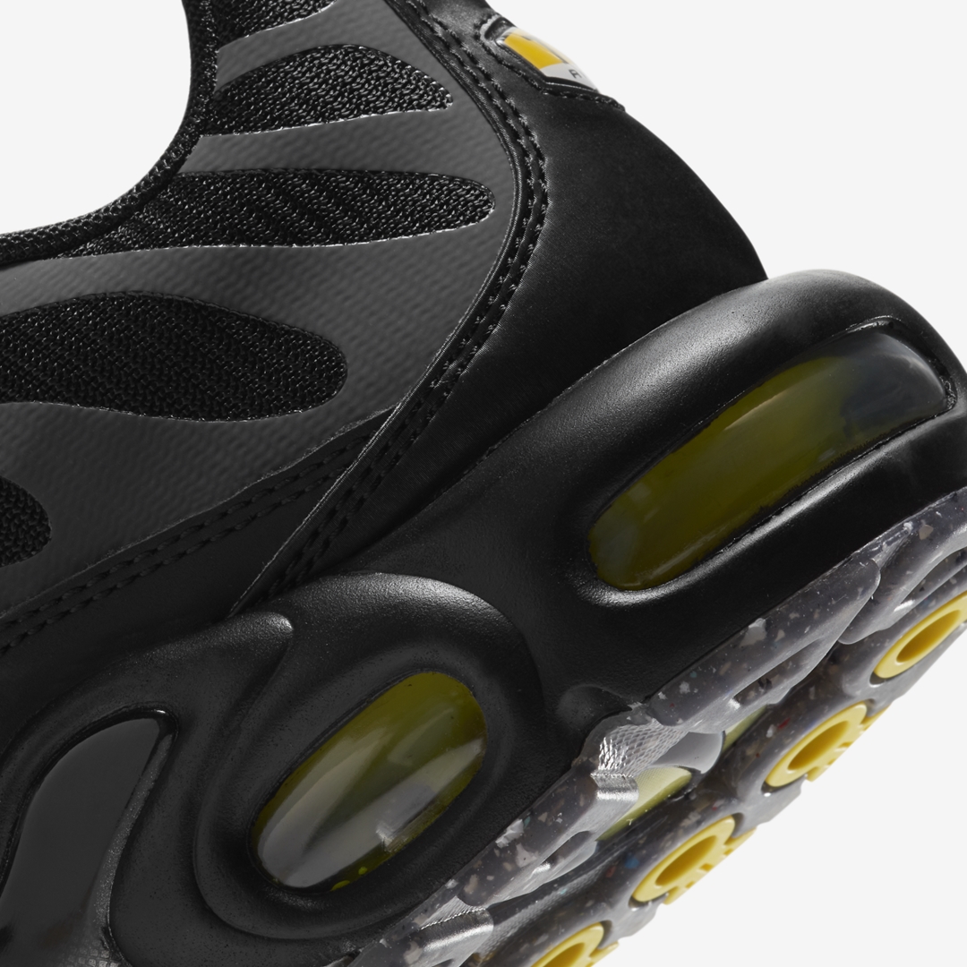 ナイキ エア マックス プラス “ブラック/イエロー” (NIKE AIR MAX PLUS “Black/Yellow”) [DD7112-002]