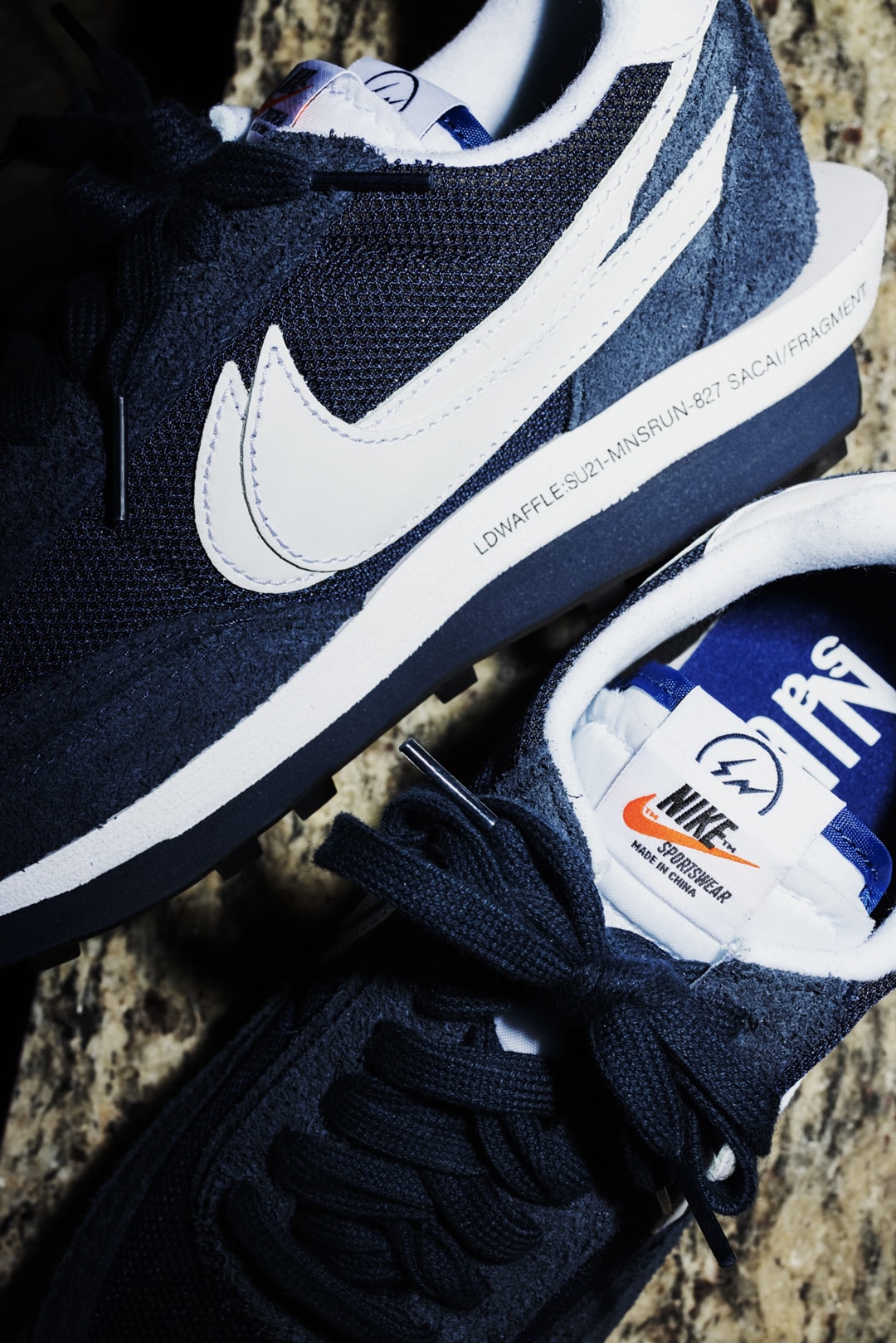 国内 8/24 発売予定】FRAGMENT × Sacai × NIKE LDwaffle SF “Grey/Blue ...