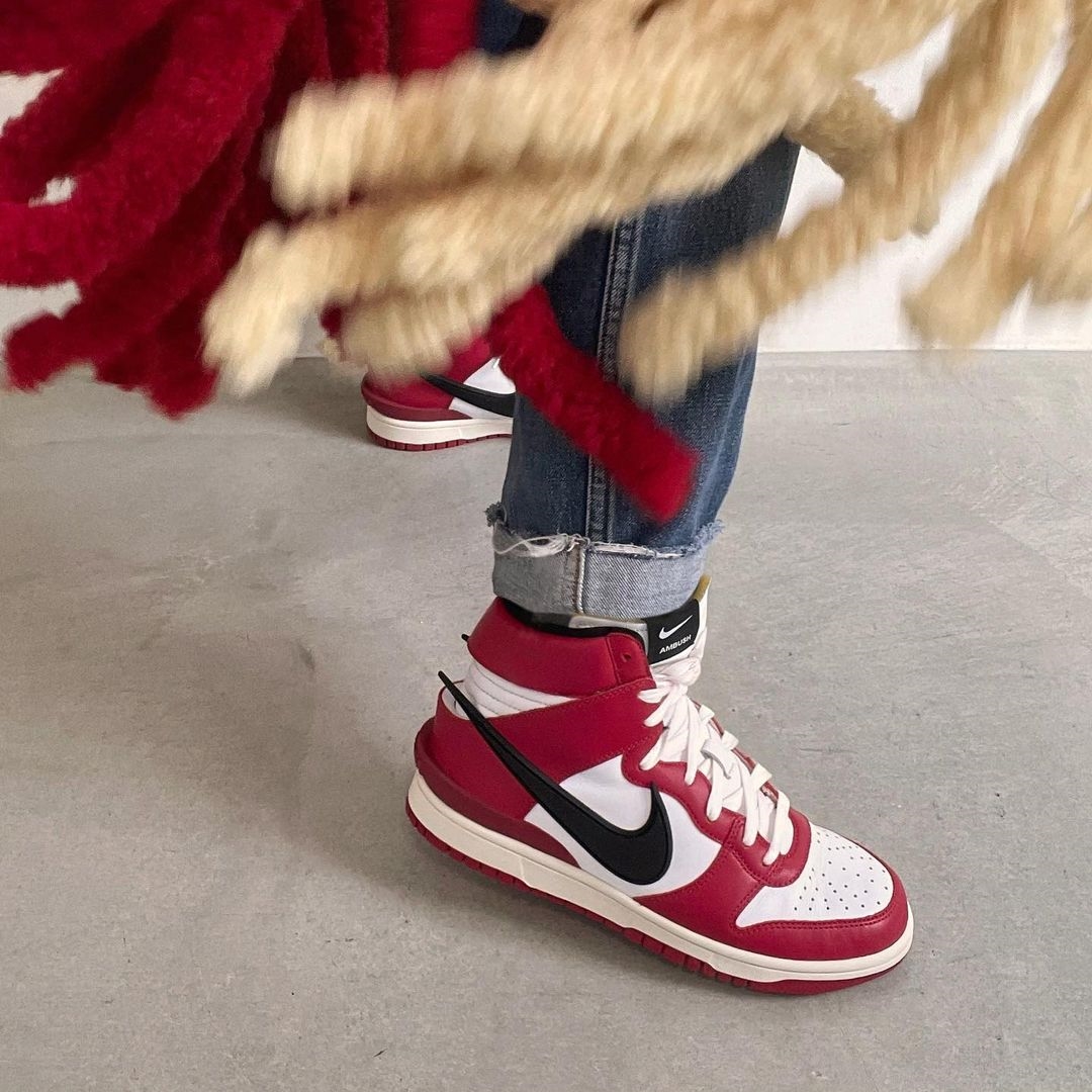 AMBUSH x NIKE DUNK HIGH “Red”が公開 (アンブッシュ ナイキ ダンク ハイ “レッド”)