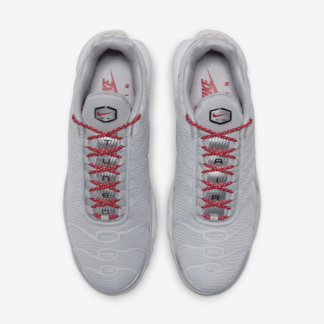 ナイキ エア マックス プラス “グレー/レッド” (NIKE AIR MAX PLUS “Grey/Red”) [DD7112-001]