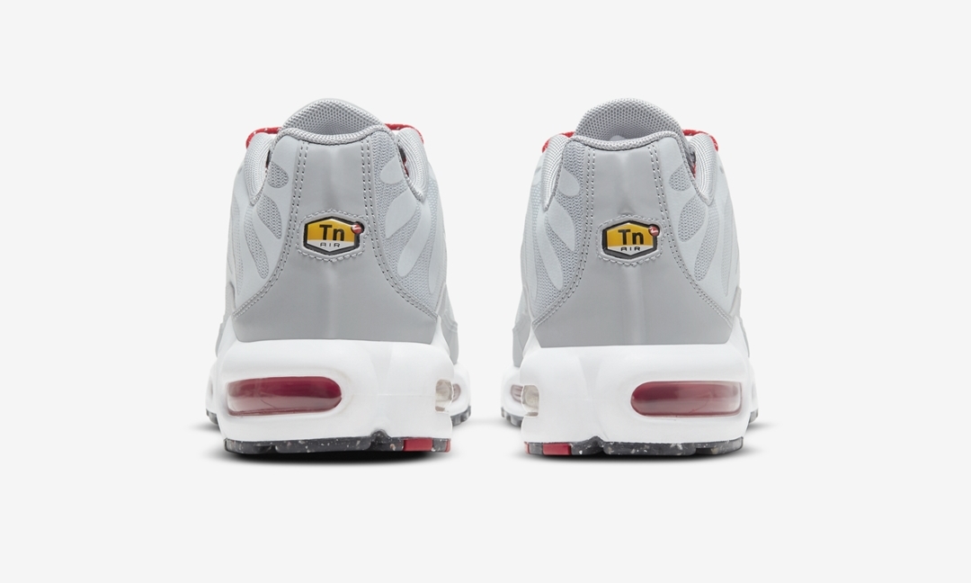 ナイキ エア マックス プラス “グレー/レッド” (NIKE AIR MAX PLUS “Grey/Red”) [DD7112-001]