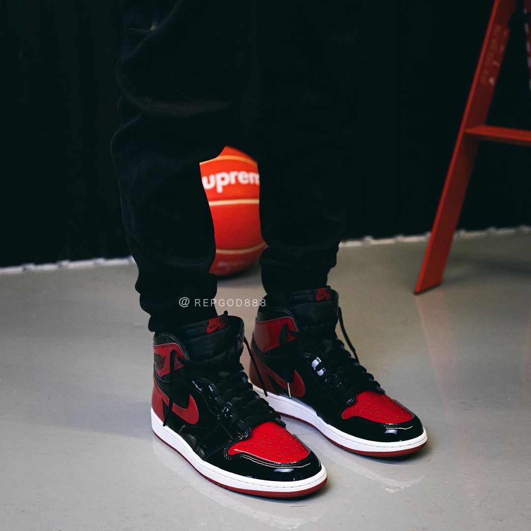 【国内 1/15 発売】ナイキ エア ジョーダン 1 レトロ ハイ OG “パテントブレッド/ファミリー” (NIKE AIR JORDAN 1 RETRO HIGH OG “Patent Bred/Family”) [555088-063]