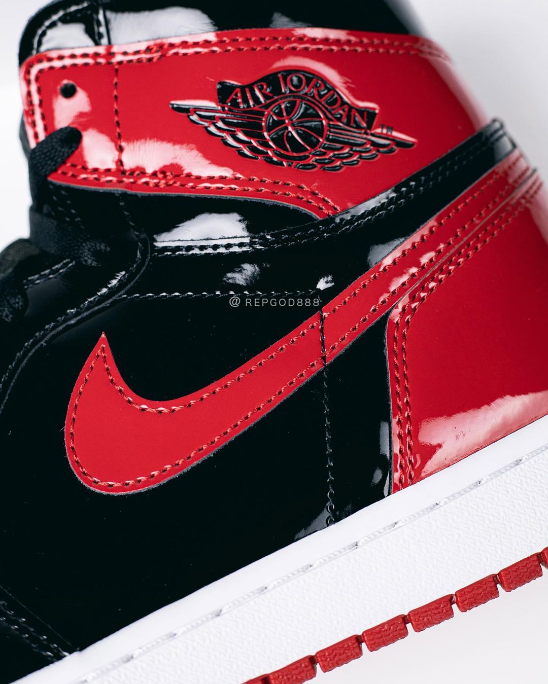 【国内 1/15 発売】ナイキ エア ジョーダン 1 レトロ ハイ OG “パテントブレッド/ファミリー” (NIKE AIR JORDAN 1 RETRO HIGH OG “Patent Bred/Family”) [555088-063]