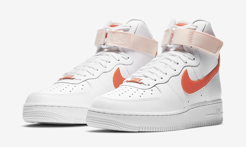 ナイキ ウィメンズ エア フォース 1 ハイ “ホワイト/オレンジパール” (NIKE AIR FORCE 1 HIGH “White/Orange Pearl”) [334031-118]