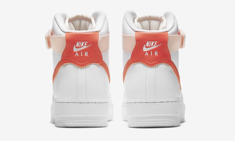 ナイキ ウィメンズ エア フォース 1 ハイ “ホワイト/オレンジパール” (NIKE AIR FORCE 1 HIGH “White/Orange Pearl”) [334031-118]