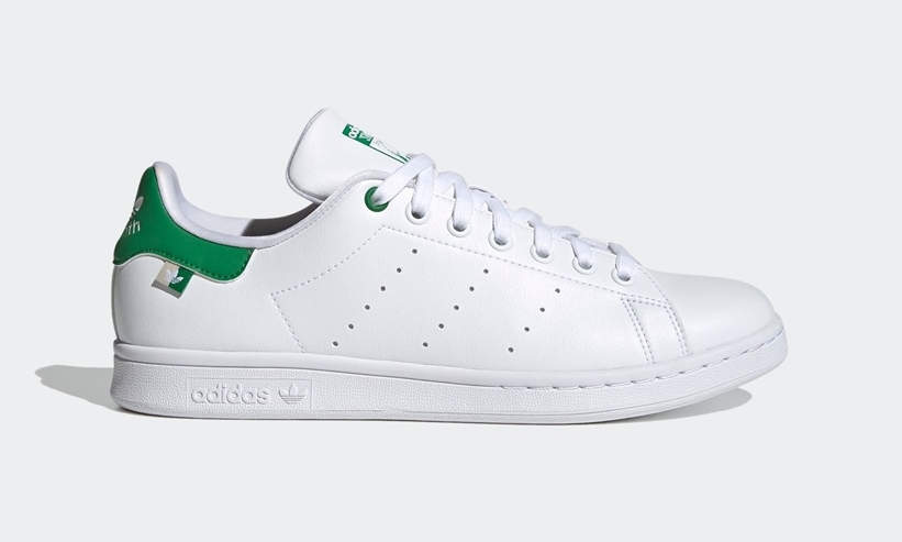 真っ白の地にアクセントカラーが効いたアディダス オリジナルス スタンスミス (adidas Originals STAN SMITH) [FX5541,FX5548]