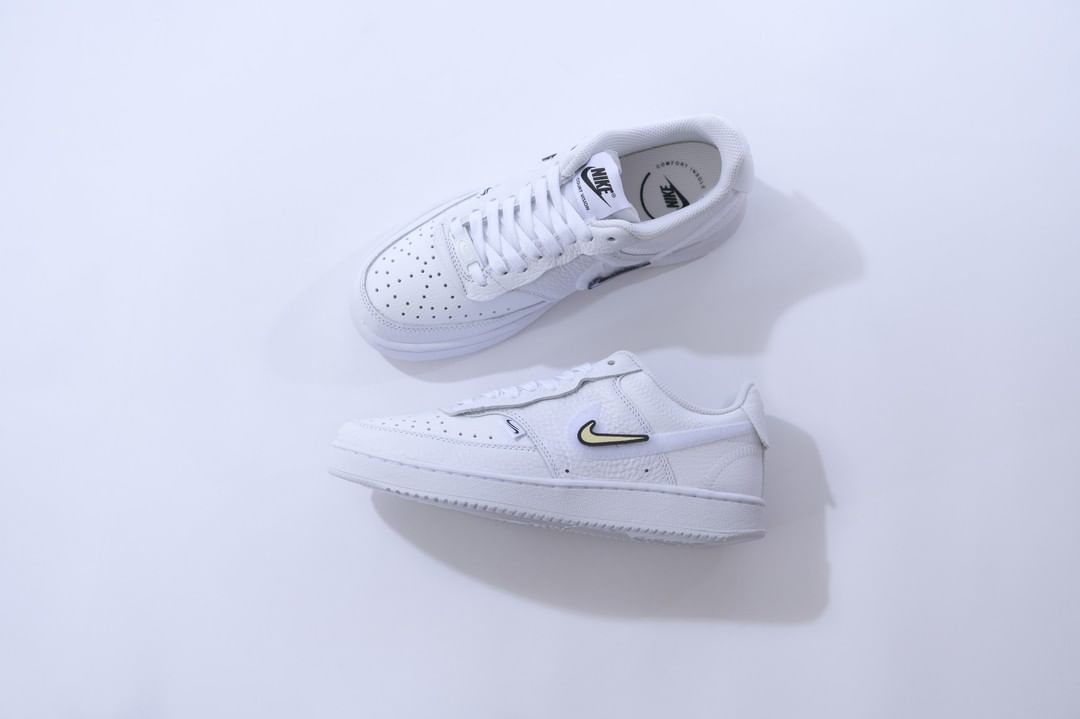 ABC-MART 限定！ナイキ ウィメンズ コート ビジョン ロー “バレンタインデー” ホワイト (NIKE WMNS COURT